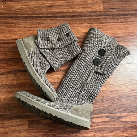 UGG sweater boots - Picture 1 of 3